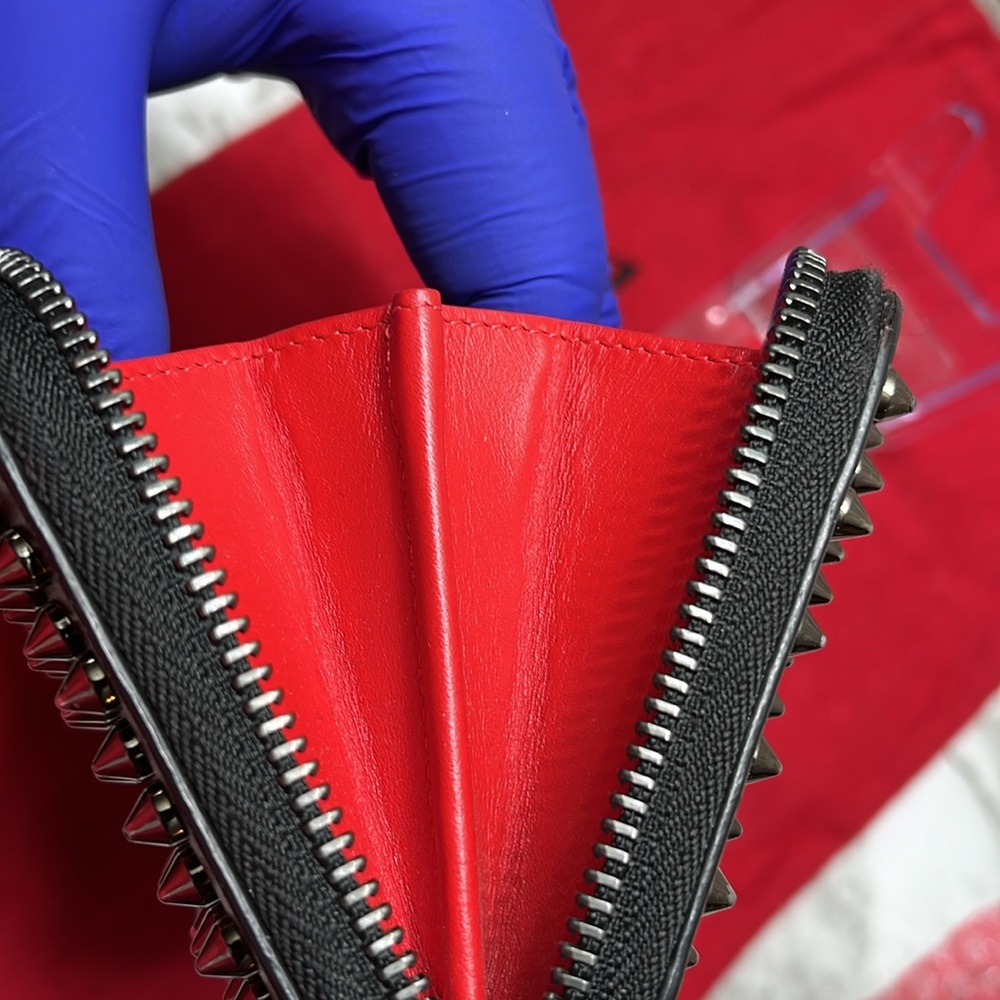 Christian Louboutin Panettone Spikes, Long Wallet Black with Silver Spikes VGUC - Picture 15 of 16